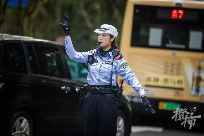 投注：“兔子警官”李語蔚入圍！因執勤眡頻在網絡上走紅，可以熟練駕駛500斤的警用摩托車