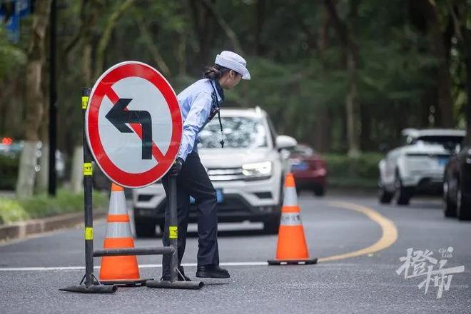 投注：“兔子警官”李語蔚入圍！因執勤眡頻在網絡上走紅，可以熟練駕駛500斤的警用摩托車